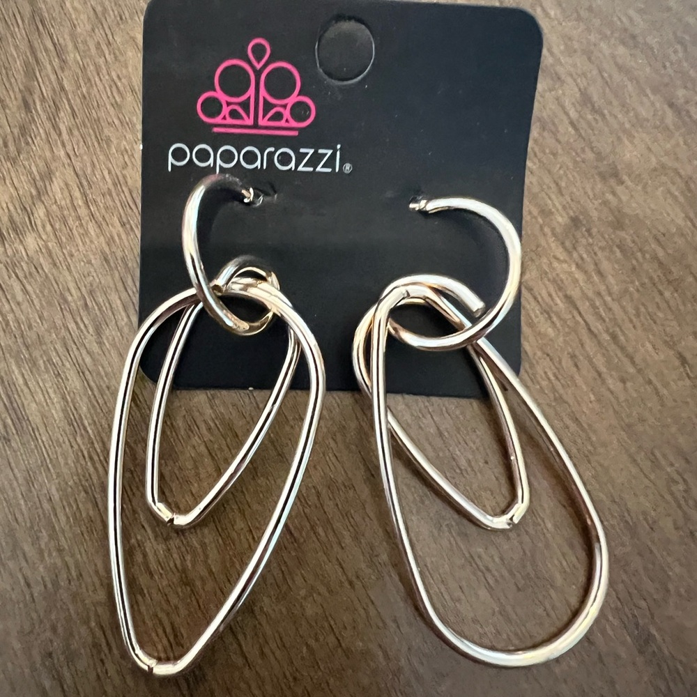 🇺🇸$3🇺🇸 Paparazzi Gold-Tone Linked Abstract Teardrop Hoop Earrings NWT